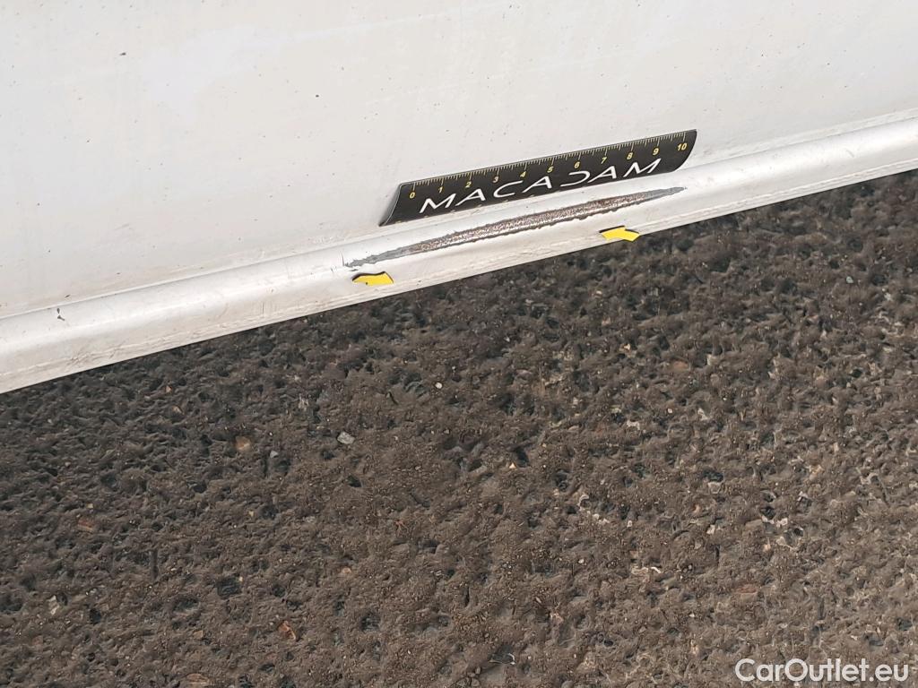  Renault  Master  III Fourgon L3H2 3 5 Grand Confort dCi 135CV BVM6 7 Sieges E6dT #40