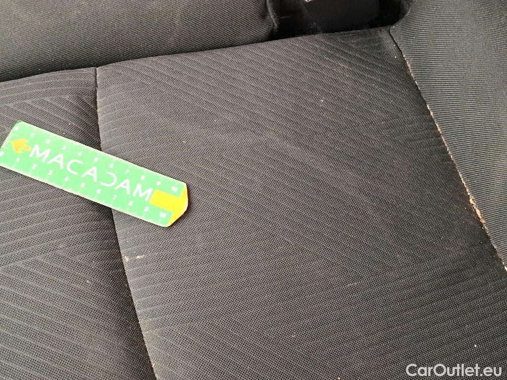  Renault  Trafic RENAULT  / 2019 / 4P / Fourgon tole FG GCF L1H1 1000 Energy dCi 145 EDC #51