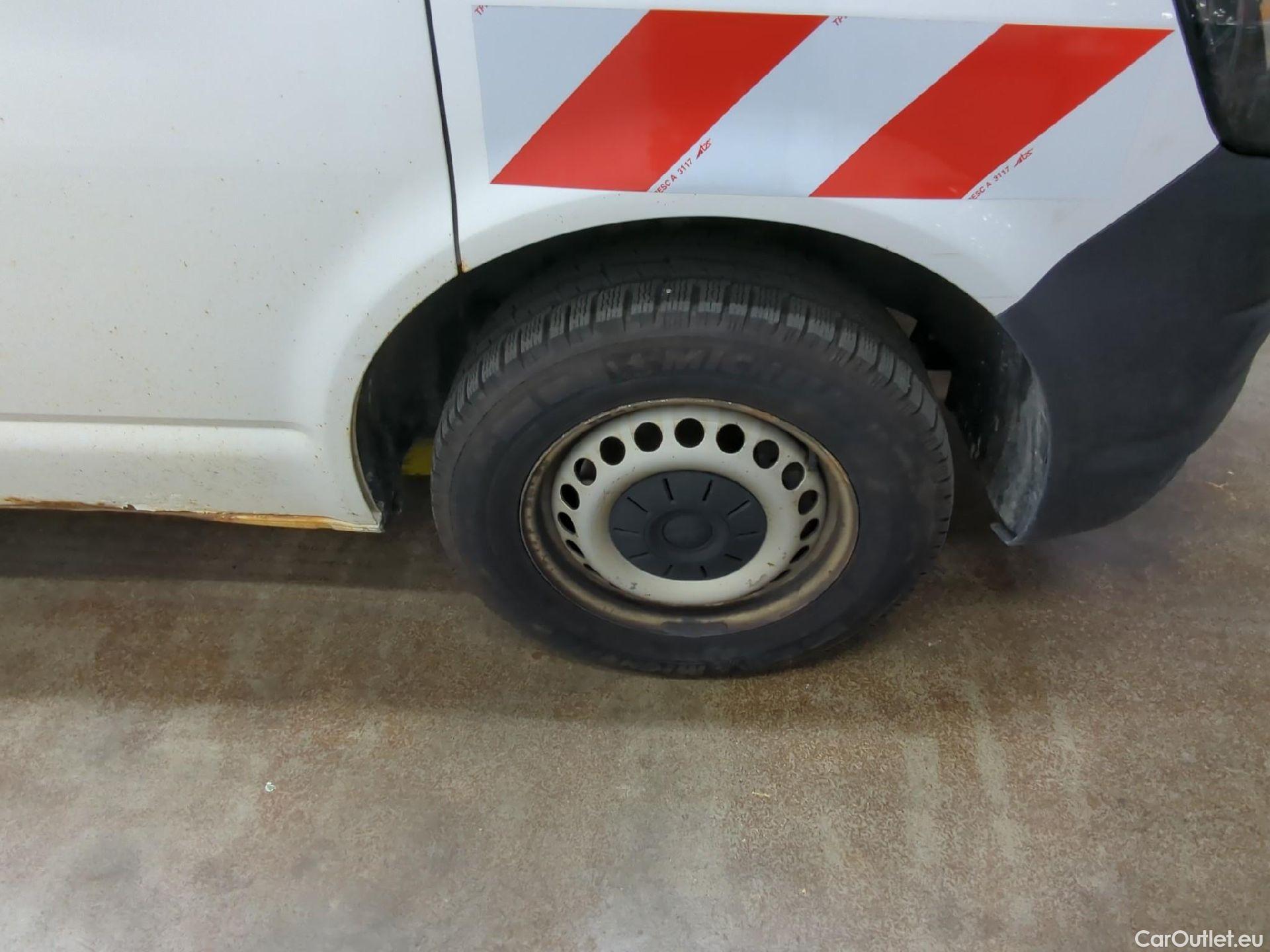  Volkswagen  Transporter T6  Fourgon 4Motion 2.0 TDI 150CV BVM6 E6 #9