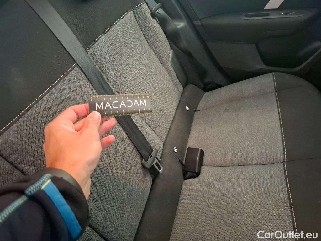  Citroen  C4  Berline Feel 1.2 PureTech 130CV BVA8 E6d #26
