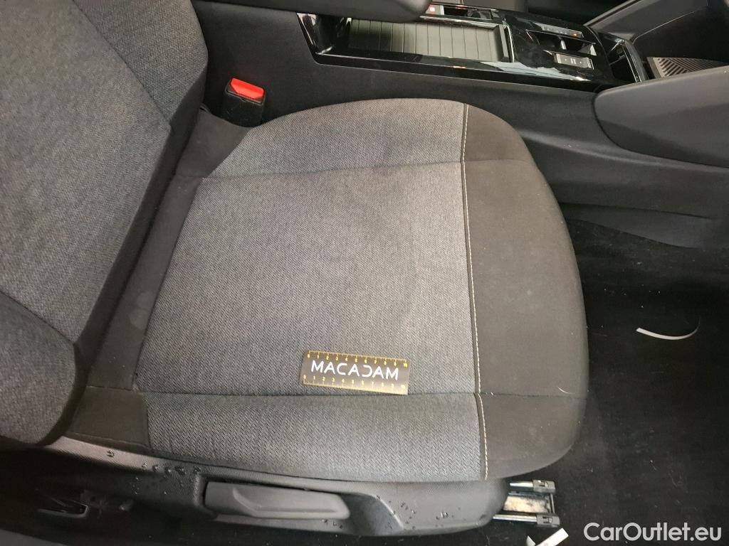  Citroen  C4  Berline Feel 1.2 PureTech 130CV BVA8 E6d #18