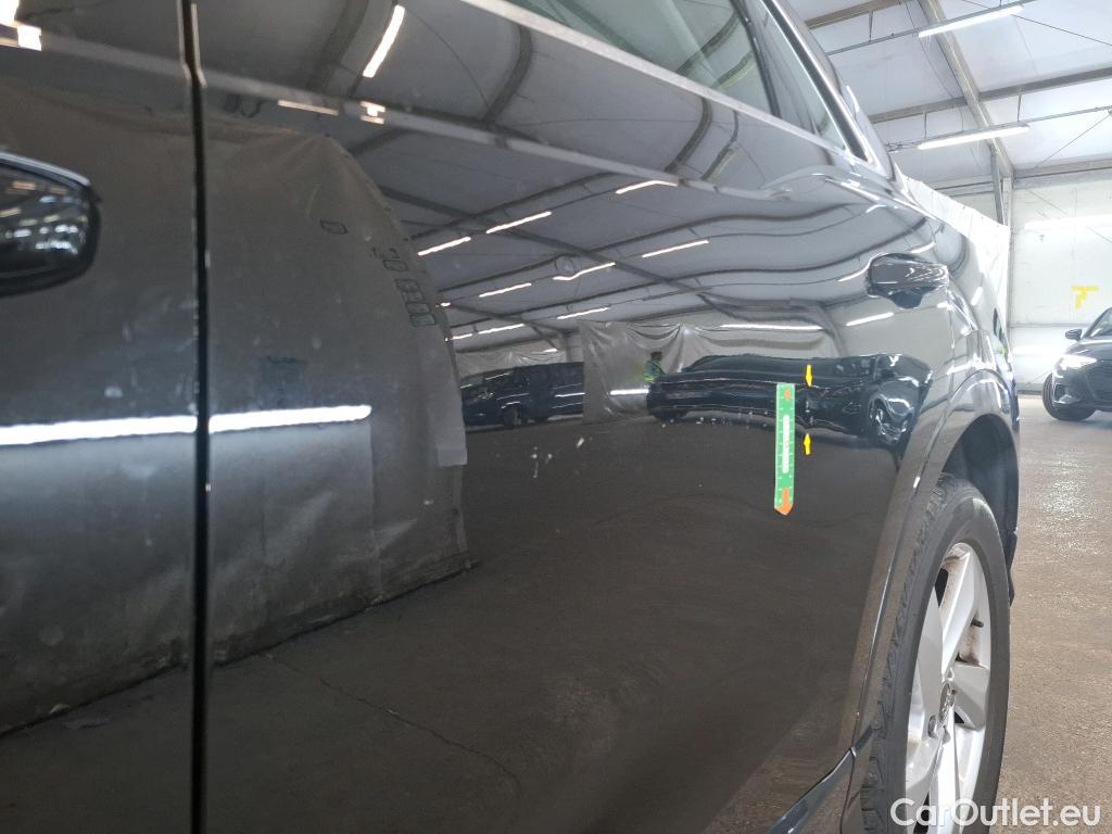  Audi  Q3 AUDI  / 2018 / 5P / SUV 1.5 35 TFSI 150 S TRONIC DESIGN LUXE #4