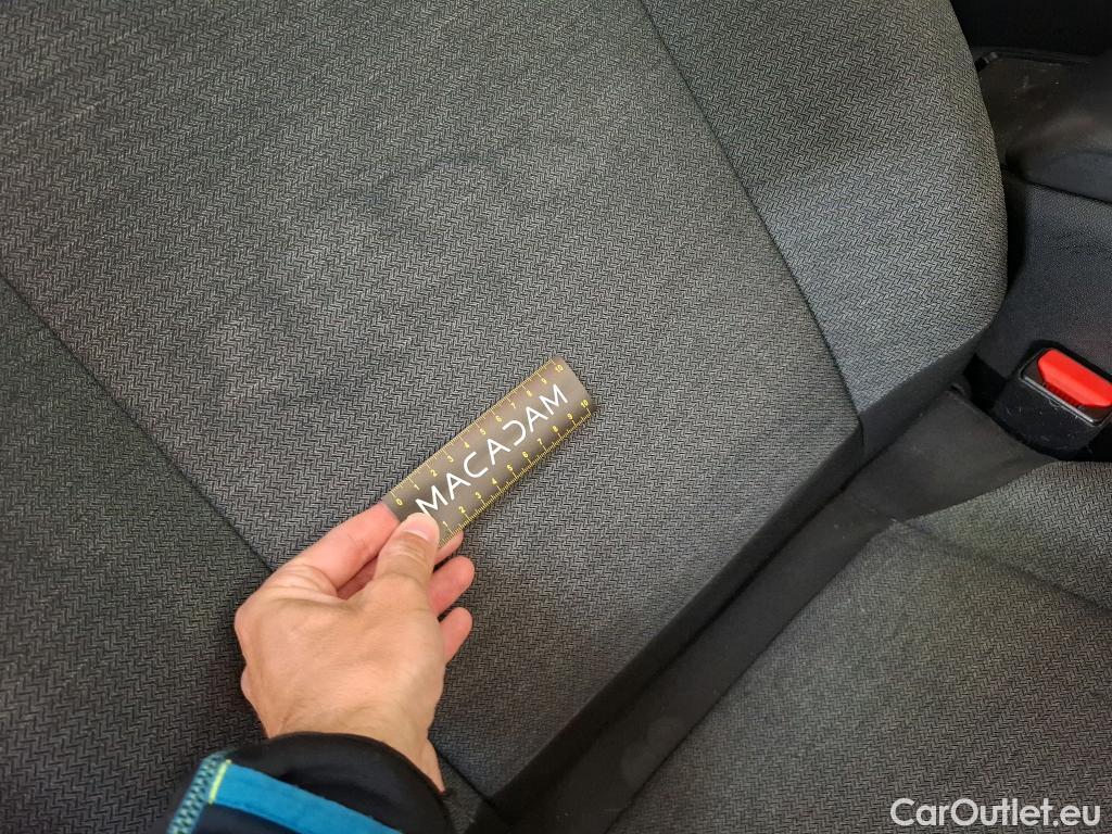  Citroen  C4  Berline Feel 1.2 PureTech 130CV BVA8 E6d #19