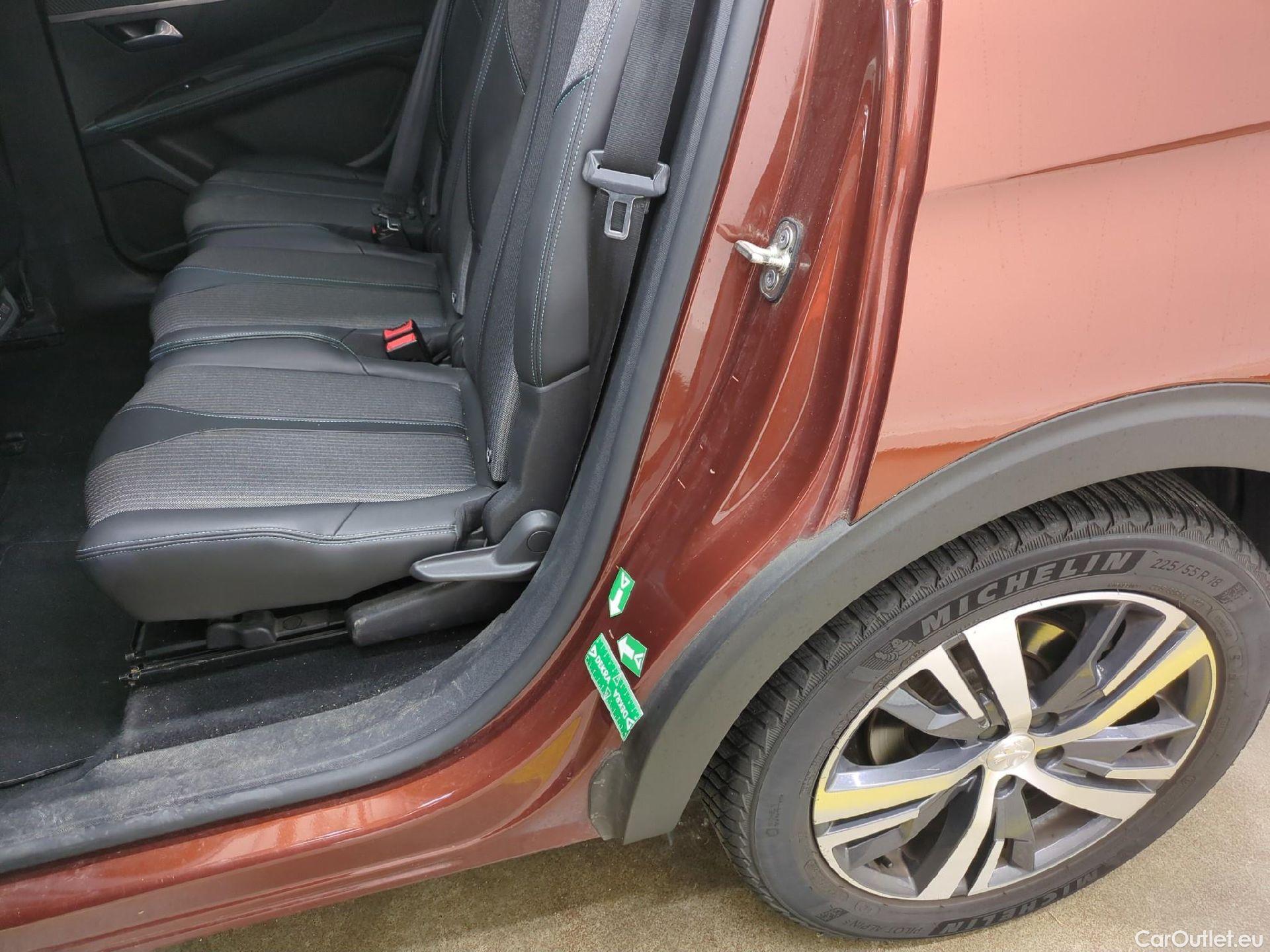  Peugeot  5008  Allure 1.5 HDi 130CV BVM6 7 Sieges E6d #8