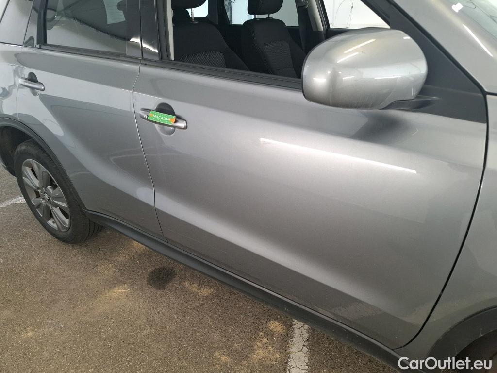  Land Rover  Discovery SUZUKI Vitara / 2015 / 5P / SUV 1.5 Dualjet hybrid PRIVILEGE AT #26