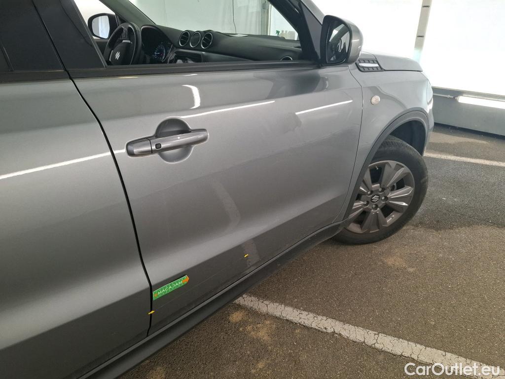  Land Rover  Discovery SUZUKI Vitara / 2015 / 5P / SUV 1.5 Dualjet hybrid PRIVILEGE AT #4
