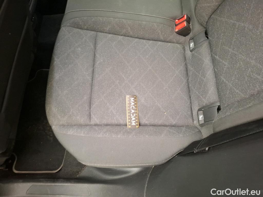  Volkswagen  Golf  VIII Berline Life Plus 2.0 TDI 115CV BVA7 E6d #40