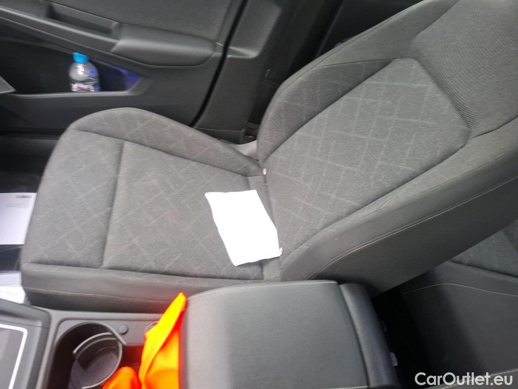  Volkswagen  Golf  VIII Berline Life Plus 2.0 TDI 115CV BVA7 E6d #45