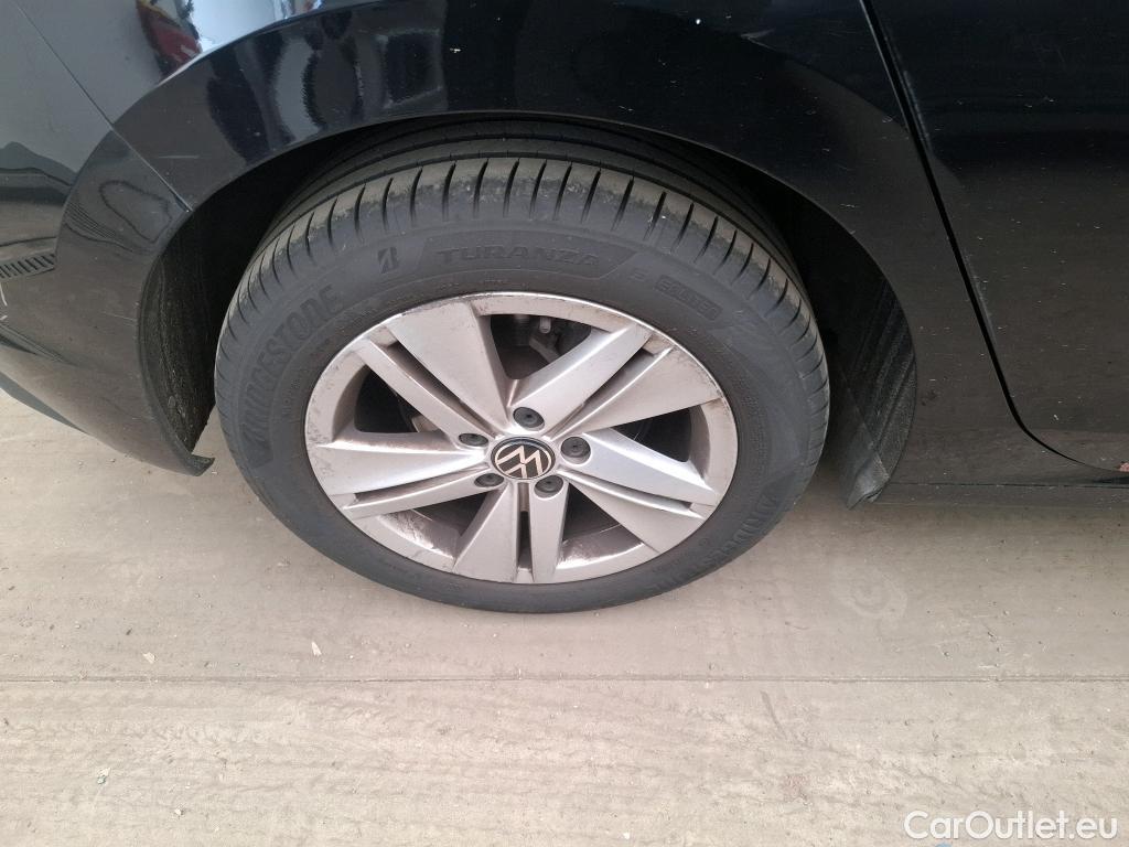 Volkswagen  Golf  VIII Berline Life Plus 2.0 TDI 115CV BVA7 E6d #21