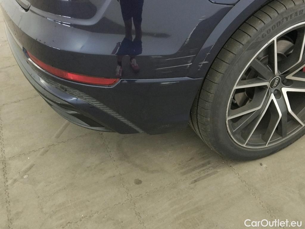  Audi  Q8 AUDI  / 2018 / 5P / todoterreno 55 TFSI 250kW Black L quattro tiptronic #15