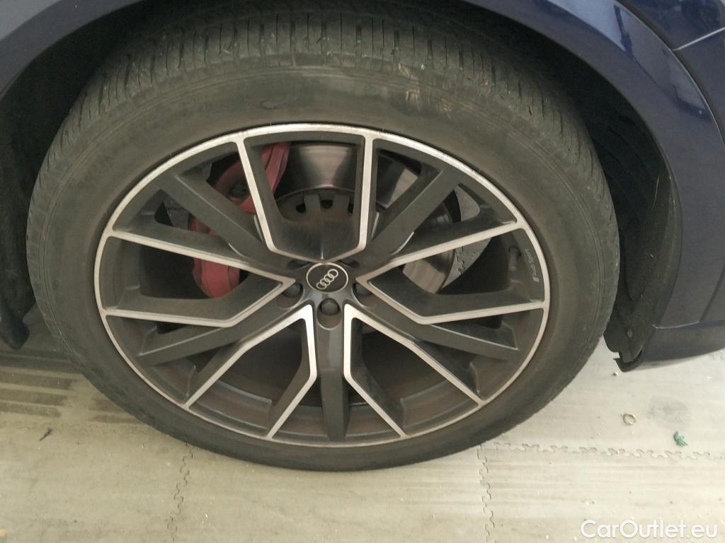  Audi  Q8 AUDI  / 2018 / 5P / todoterreno 55 TFSI 250kW Black L quattro tiptronic #3