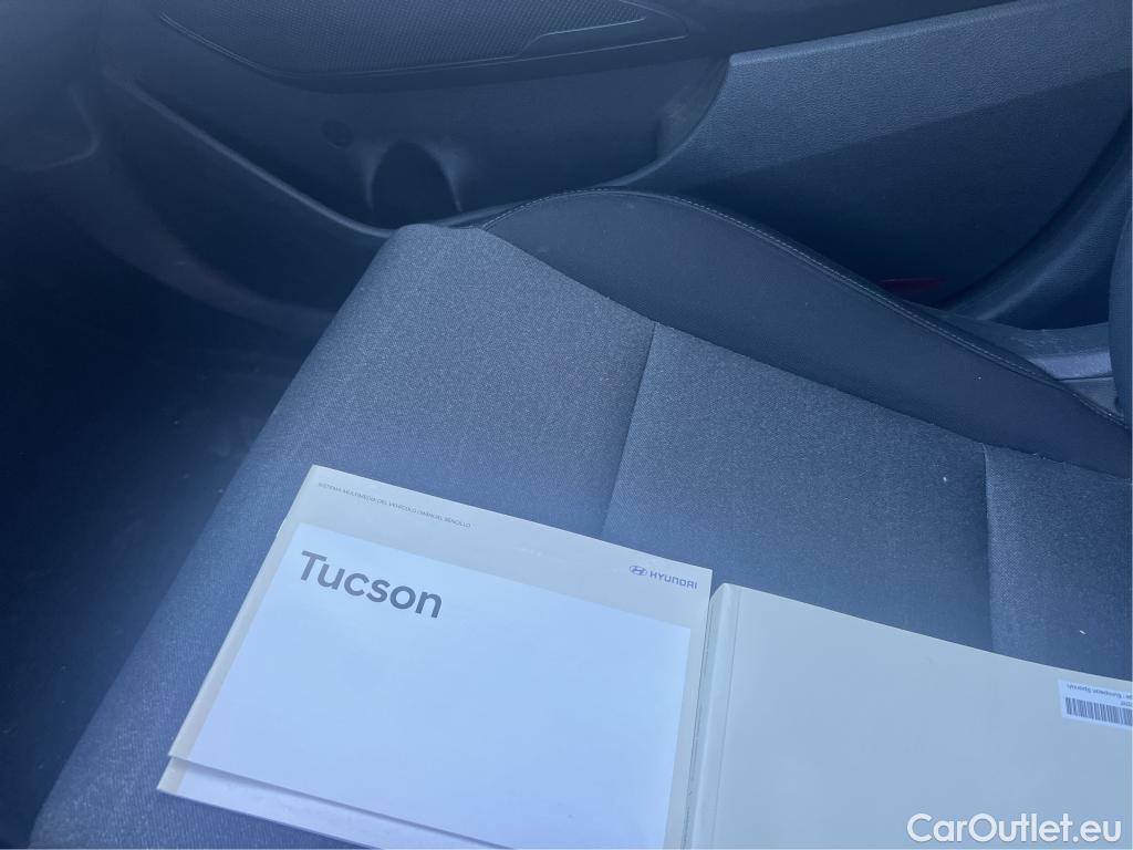  Hyundai  Tucson HYUNDAI  / 2018 / 5P / todoterreno 1.6 CRDI 85kW (116CV) 48V SLE 4X2(SP)(SL) #8