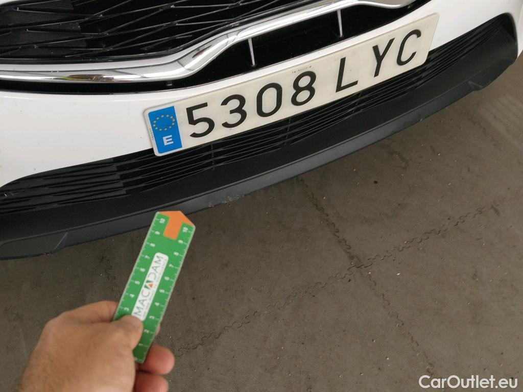  KIA  Cee'd KIA Ceed / 2021 / 5P / berlina con portón 1.0 T-GDi 88kW (120CV) Drive #6