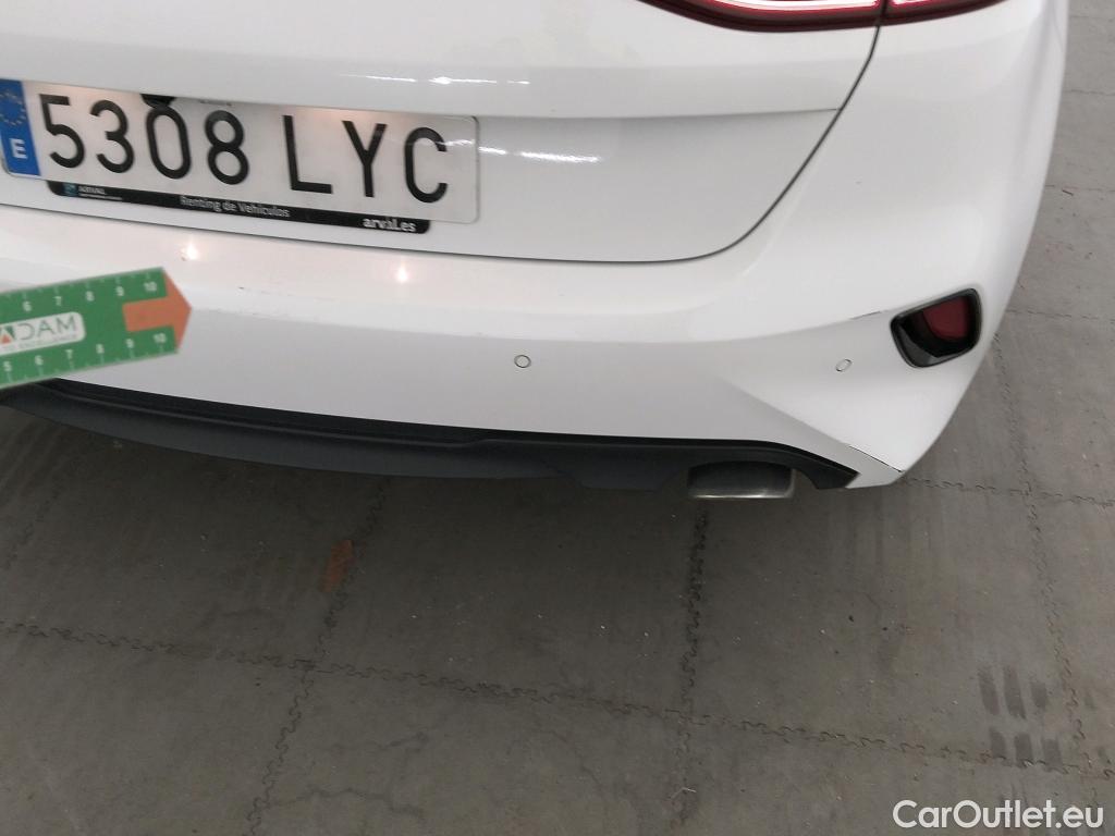  KIA  Cee'd KIA Ceed / 2021 / 5P / berlina con portón 1.0 T-GDi 88kW (120CV) Drive #10