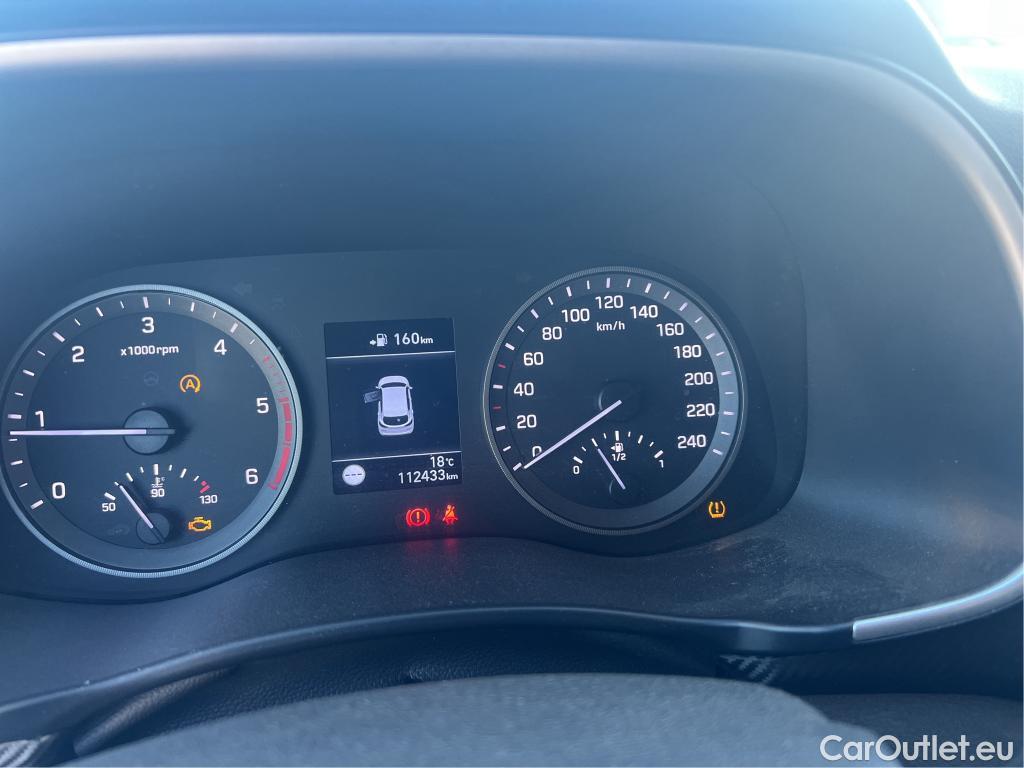  Hyundai  Tucson HYUNDAI  / 2018 / 5P / todoterreno 1.6 CRDI 85kW (116CV) 48V SLE 4X2(SP)(SL) #26