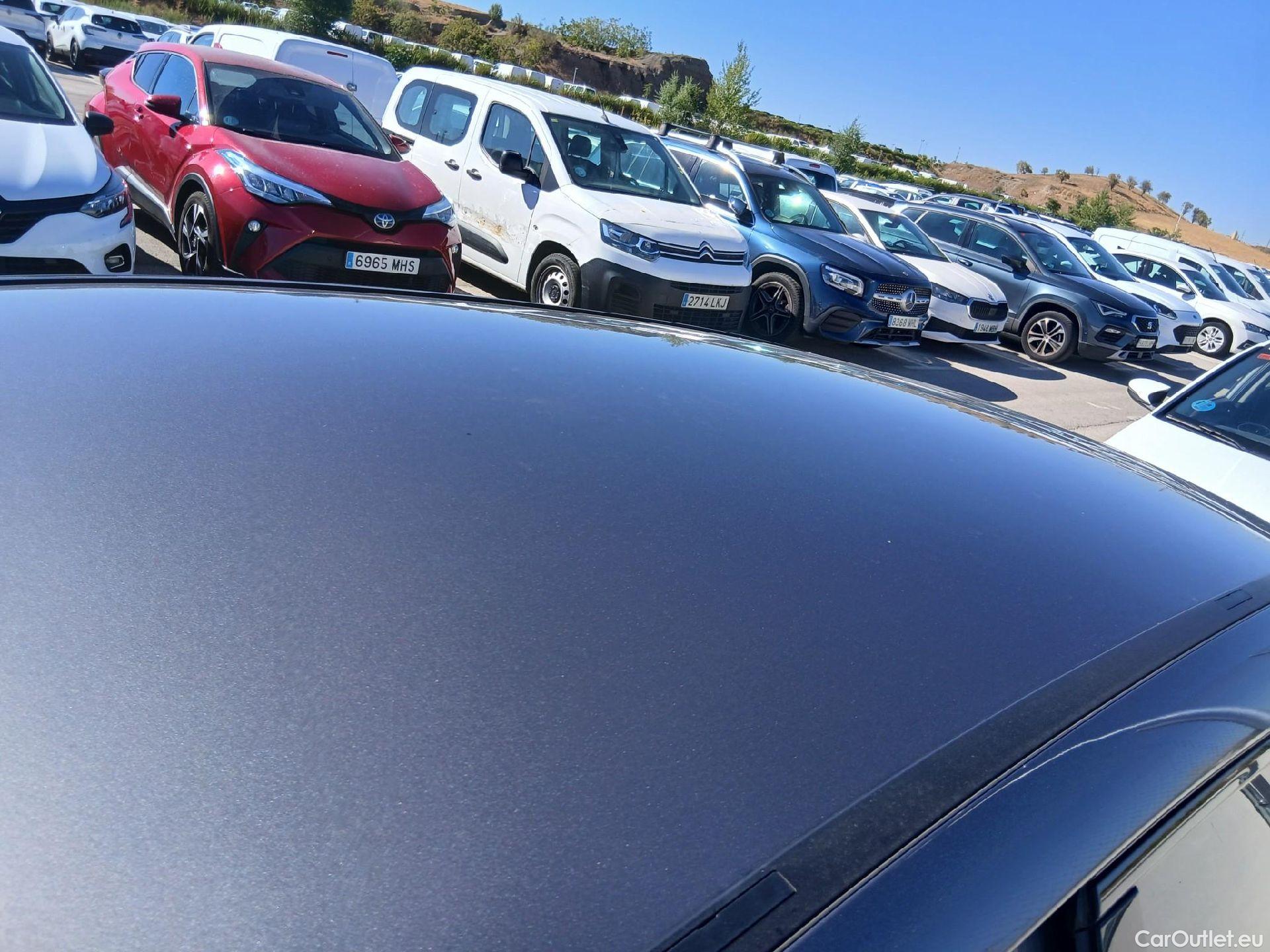  Mercedes  A-Klasse MERCEDES-BENZ Clase A / 2018 / 5P / berlina con portón A 250 e #16