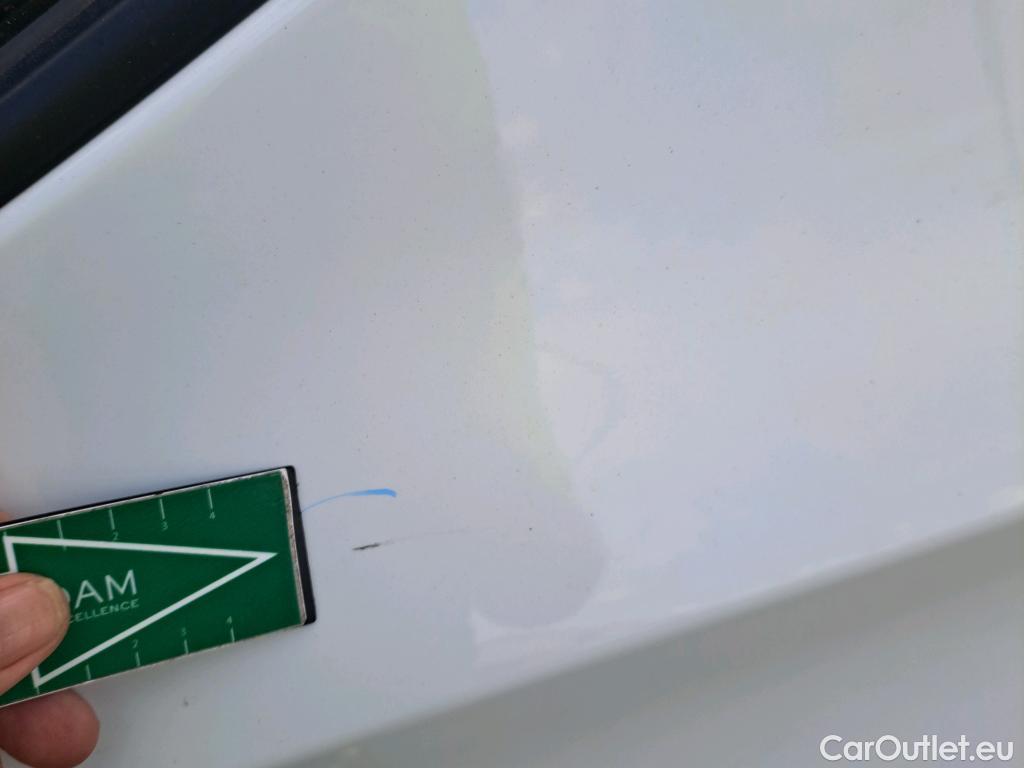  Nissan  Micra NISSAN  / 2017 / 5P / berlina con portón IG-T 68 kW (92 CV) E6D-F Acenta #30
