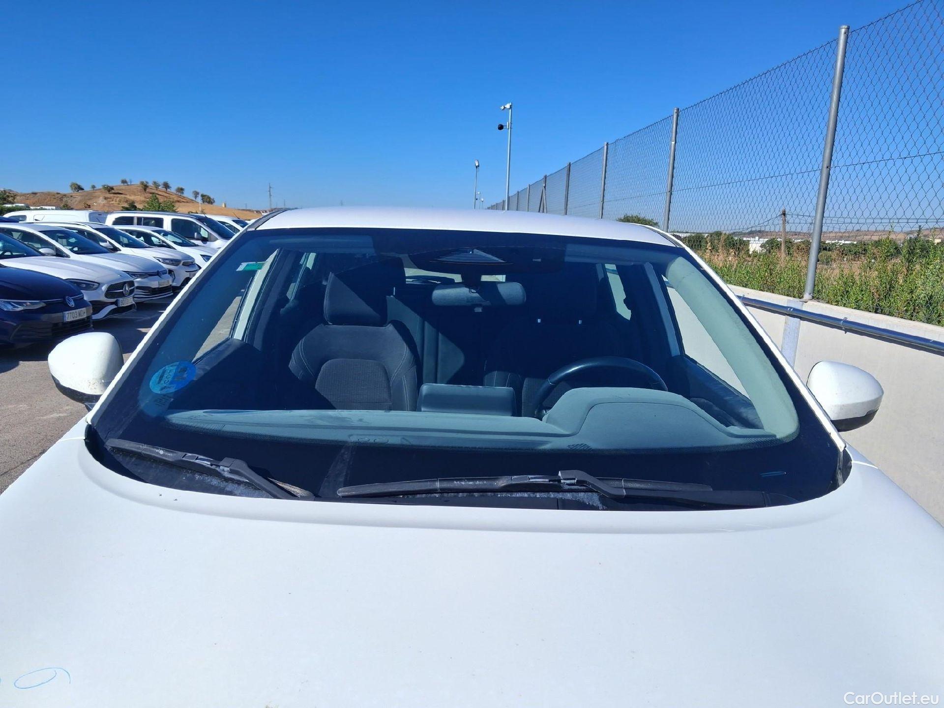 Nissan  Qashqai NISSAN  / 2021 / 5P / todoterreno DIG-T 103kW (140CV) mHEV 4x2 Acenta #4