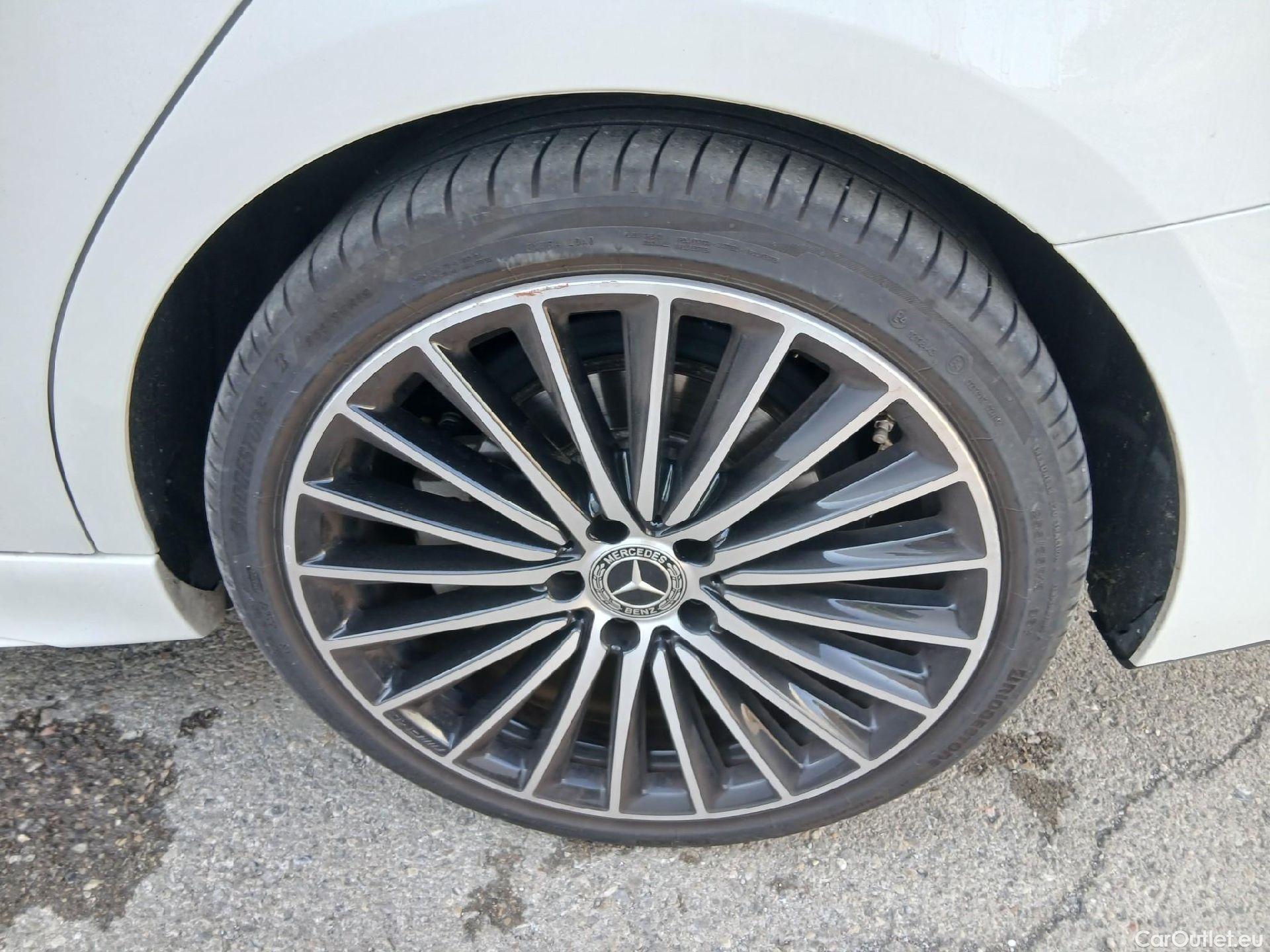  Mercedes  C-Klasse MERCEDES-BENZ Clase C / 2021 / 4P / sedán C 220 d #7
