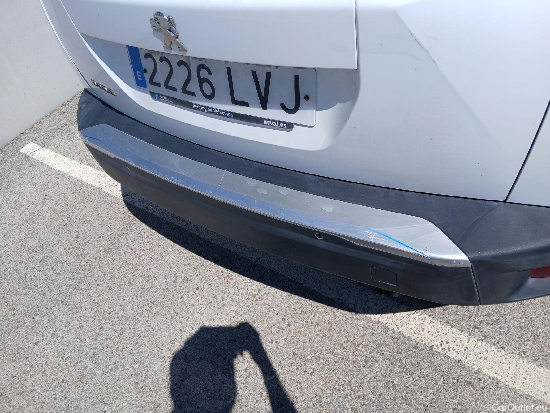  Peugeot  2008 PEUGEOT  / 2019 / 5P / todoterreno Active Puretech 100 S&S BVM6 #19