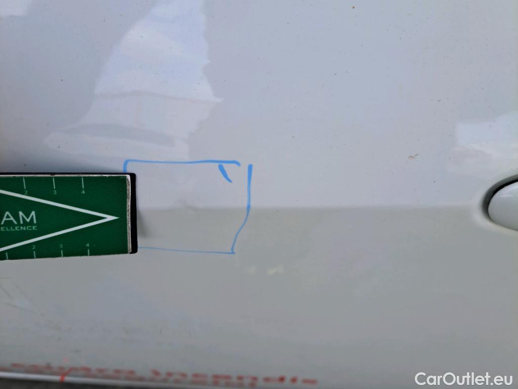  Nissan  Micra NISSAN  / 2017 / 5P / berlina con portón IG-T 68 kW (92 CV) E6D-F Acenta #22
