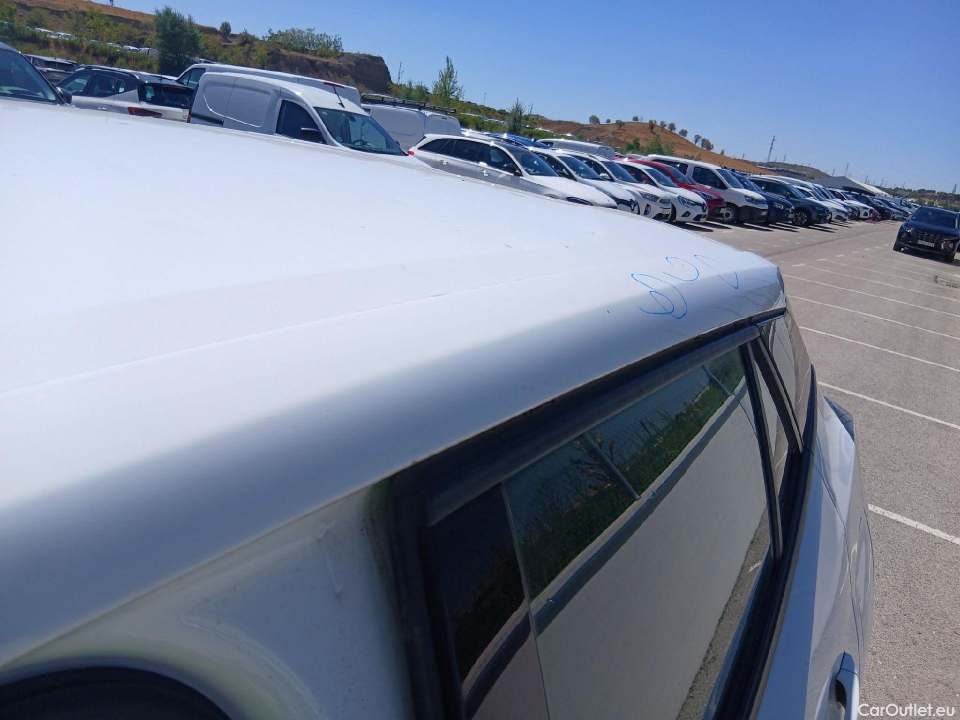 Peugeot  2008 PEUGEOT  / 2019 / 5P / todoterreno Active Puretech 100 S&S BVM6 #13