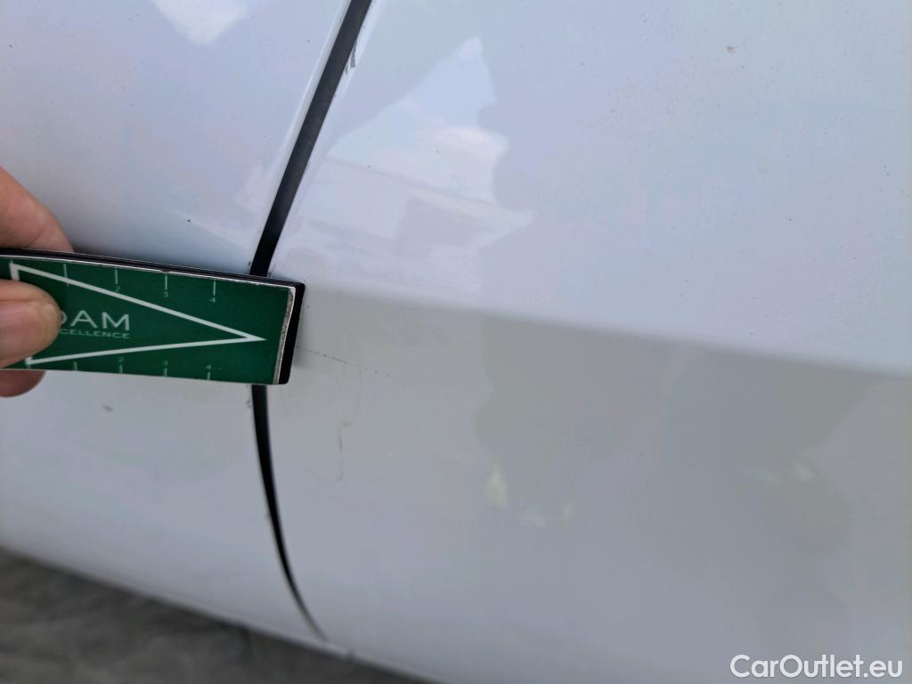  Nissan  Micra NISSAN  / 2017 / 5P / berlina con portón IG-T 68 kW (92 CV) E6D-F Acenta #31