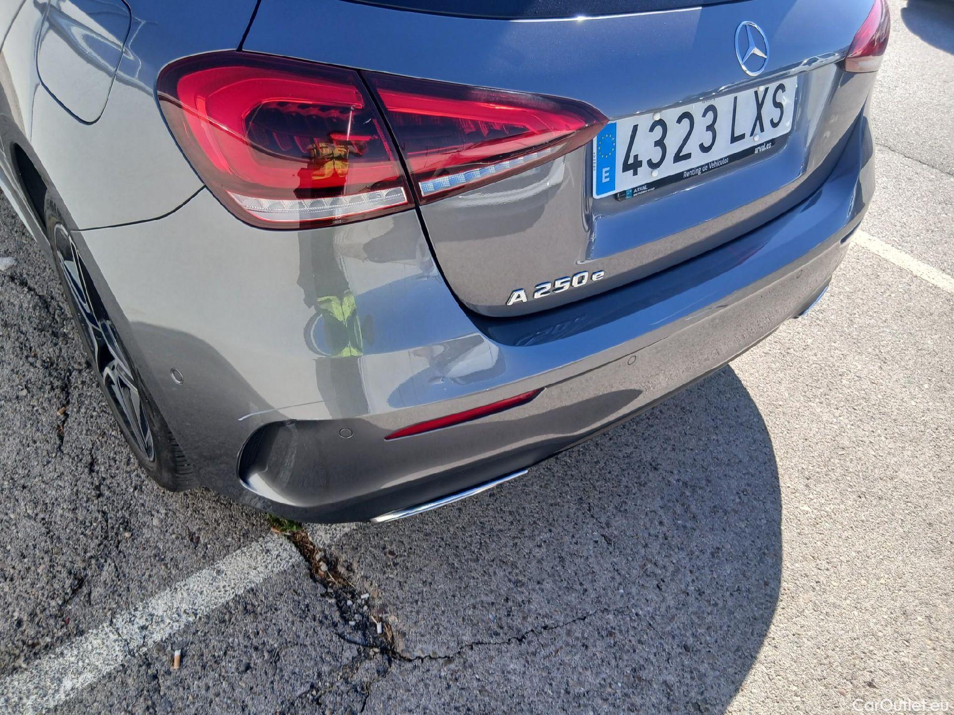  Mercedes  A-Klasse MERCEDES-BENZ Clase A / 2018 / 5P / berlina con portón A 250 e #20