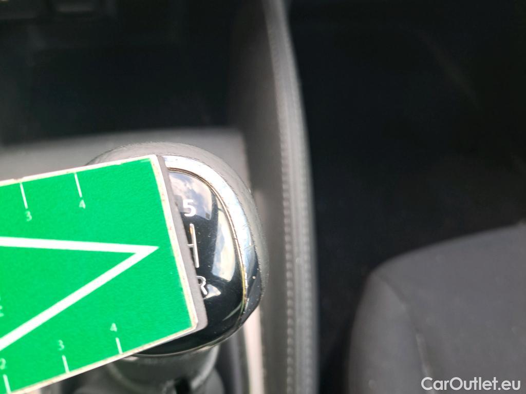  Nissan  Micra NISSAN  / 2017 / 5P / berlina con portón IG-T 68 kW (92 CV) E6D-F Acenta #13