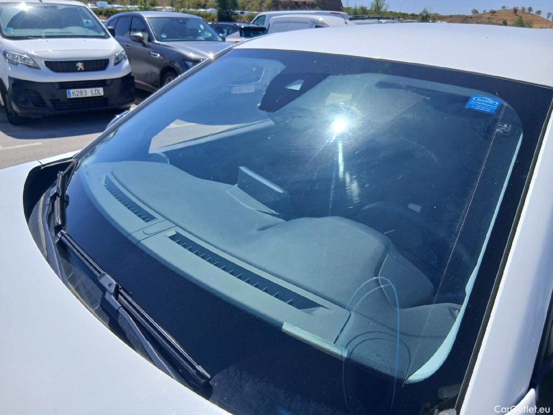  Peugeot  2008 PEUGEOT  / 2019 / 5P / todoterreno Active Puretech 100 S&S BVM6 #5