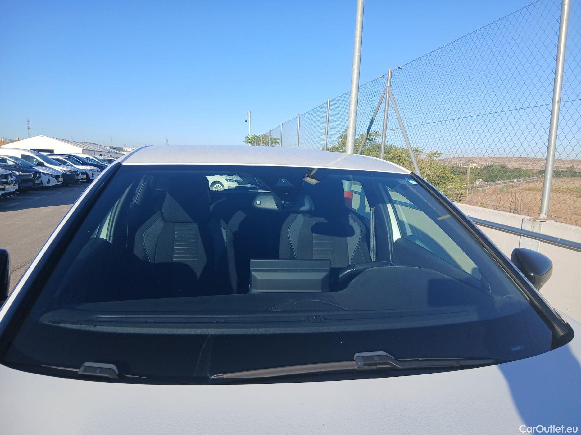  Peugeot  3008 PEUGEOT  / 2020 / 5P / todoterreno 1.5 BlueHDi 96kW Active Pack EAT8 #12