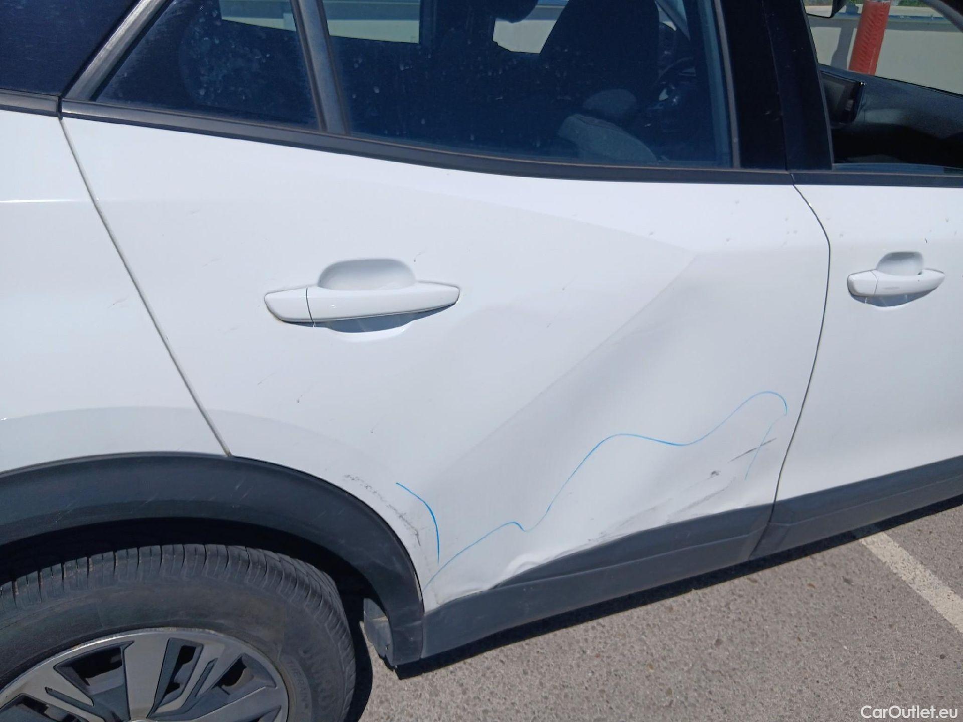  Peugeot  2008 PEUGEOT  / 2019 / 5P / todoterreno Active Puretech 100 S&S BVM6 #23