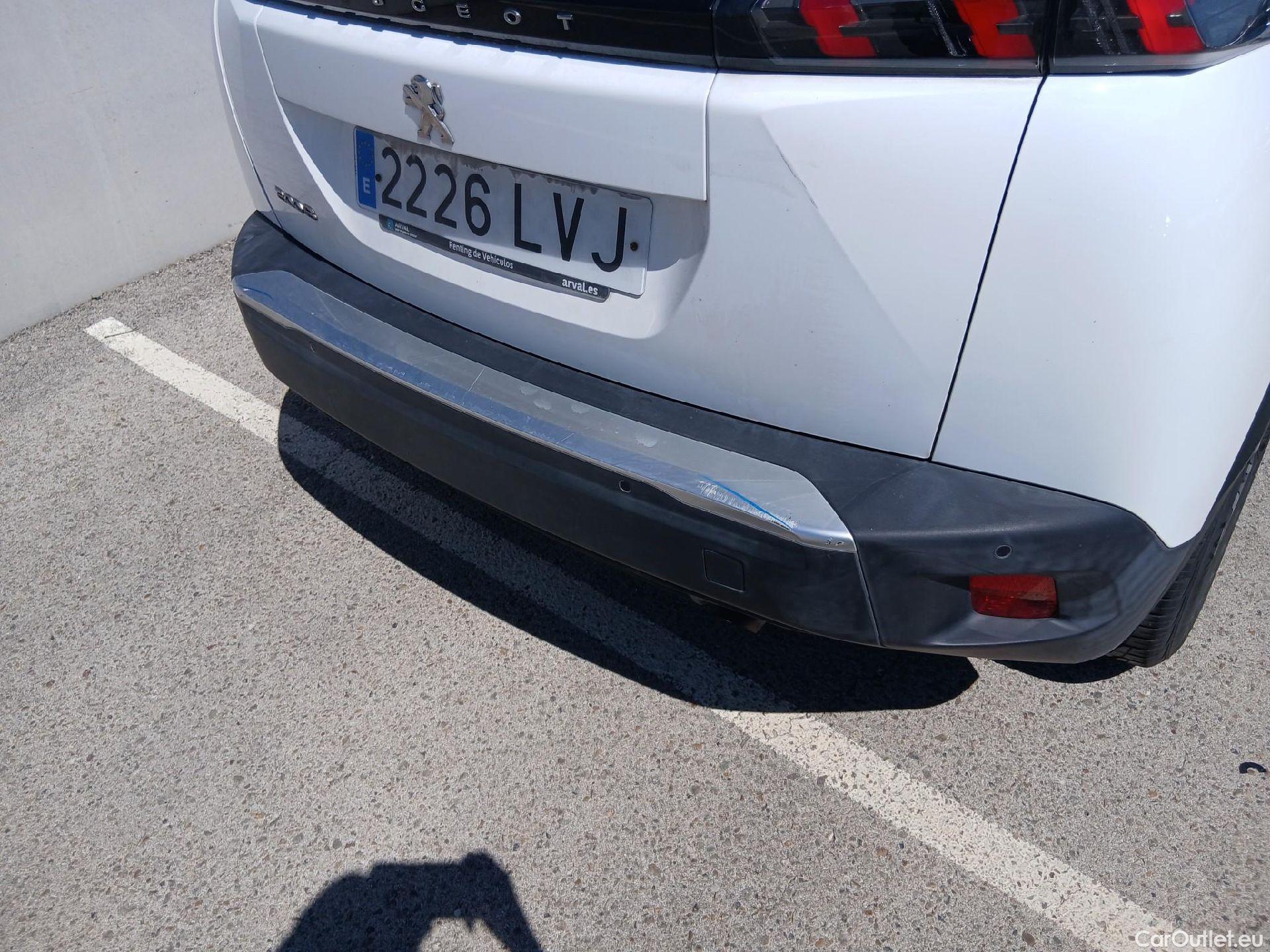  Peugeot  2008 PEUGEOT  / 2019 / 5P / todoterreno Active Puretech 100 S&S BVM6 #17