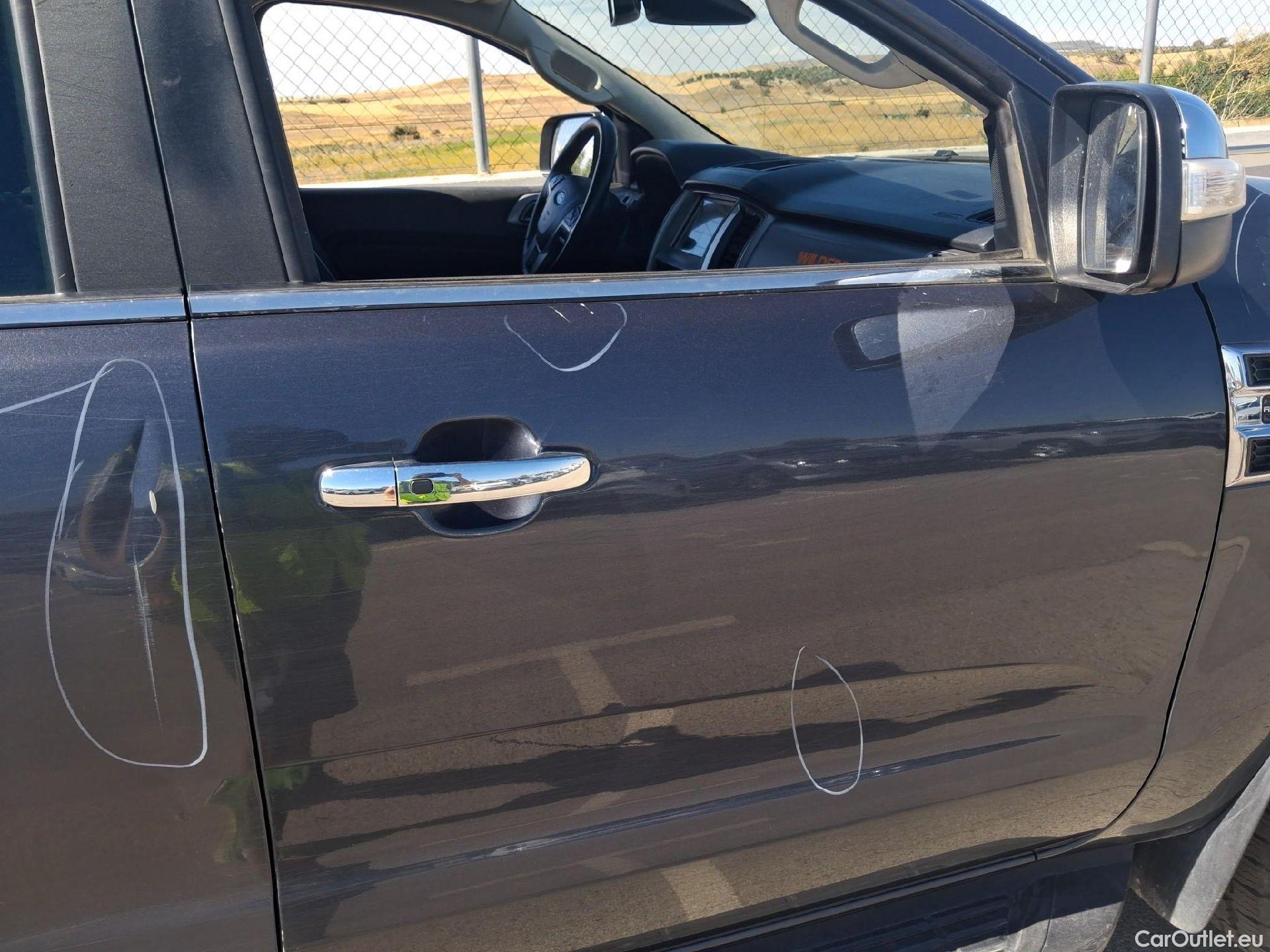  Ford  Ranger FORD  / 2019 / 4P / pickup doble cabina 2.0 Ecob 125kW 4x4 Dob Cabina Limited AT #40