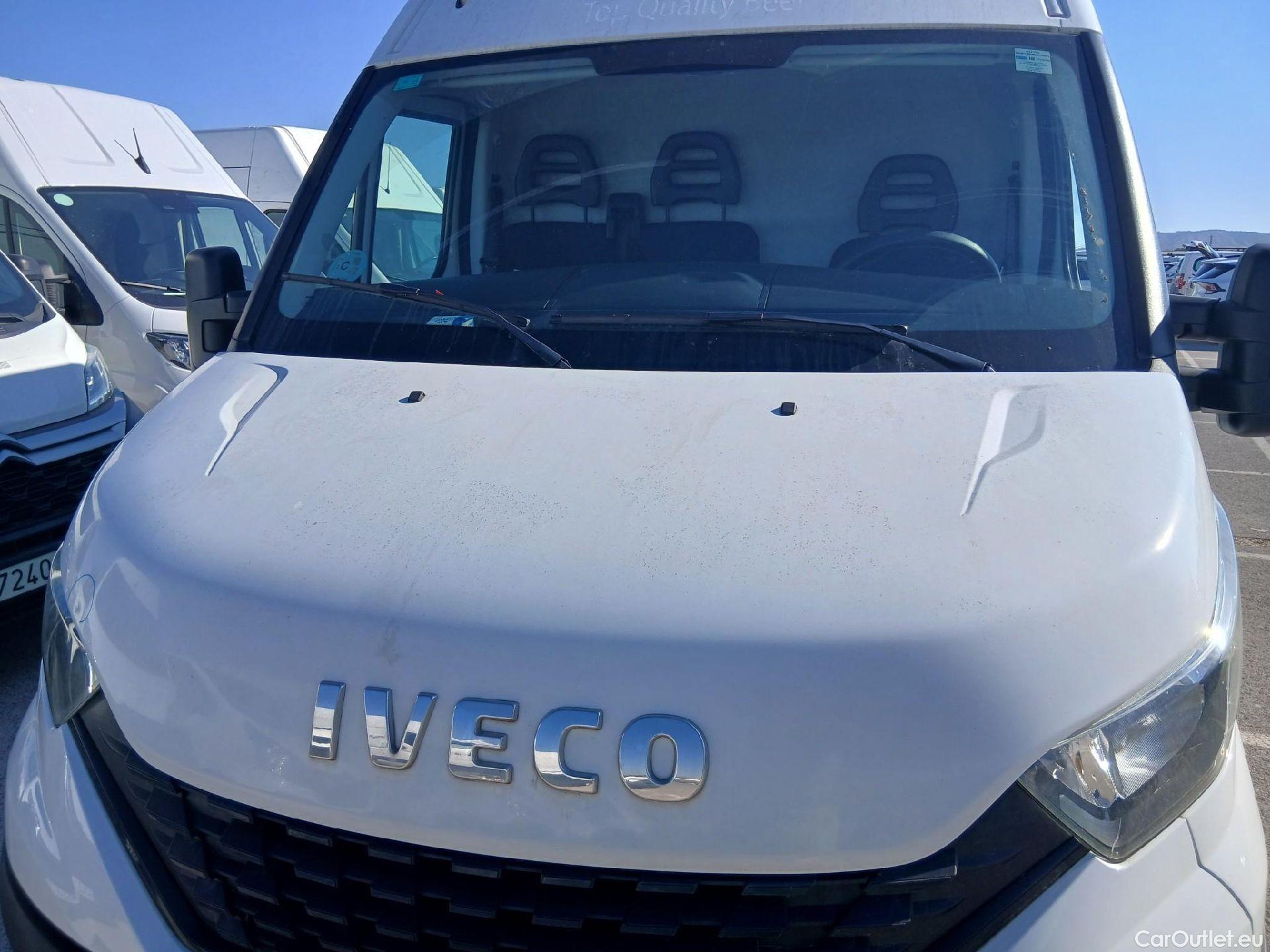  Iveco  Daily IVECO  / 2019 / 4P / furgón 2.3 TD 35S 16 V 3520L/H2 12 M3  Isotermo + Equipo de frio #6