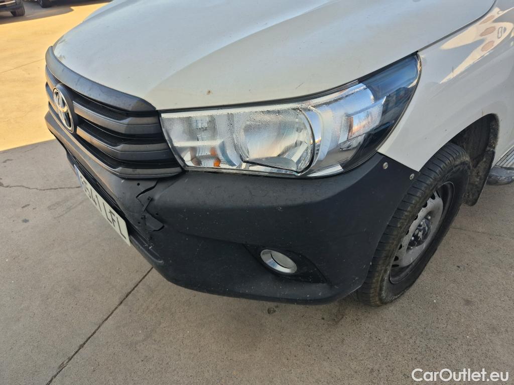  Toyota  Hilux TOYOTA  / 2016 / 2P / pickup 2.4 D-4D Cabina Sencilla GX #4