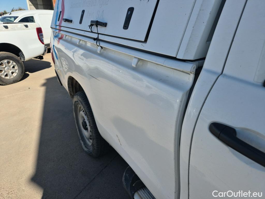  Toyota  Hilux TOYOTA  / 2016 / 2P / pickup 2.4 D-4D Cabina Sencilla GX #23