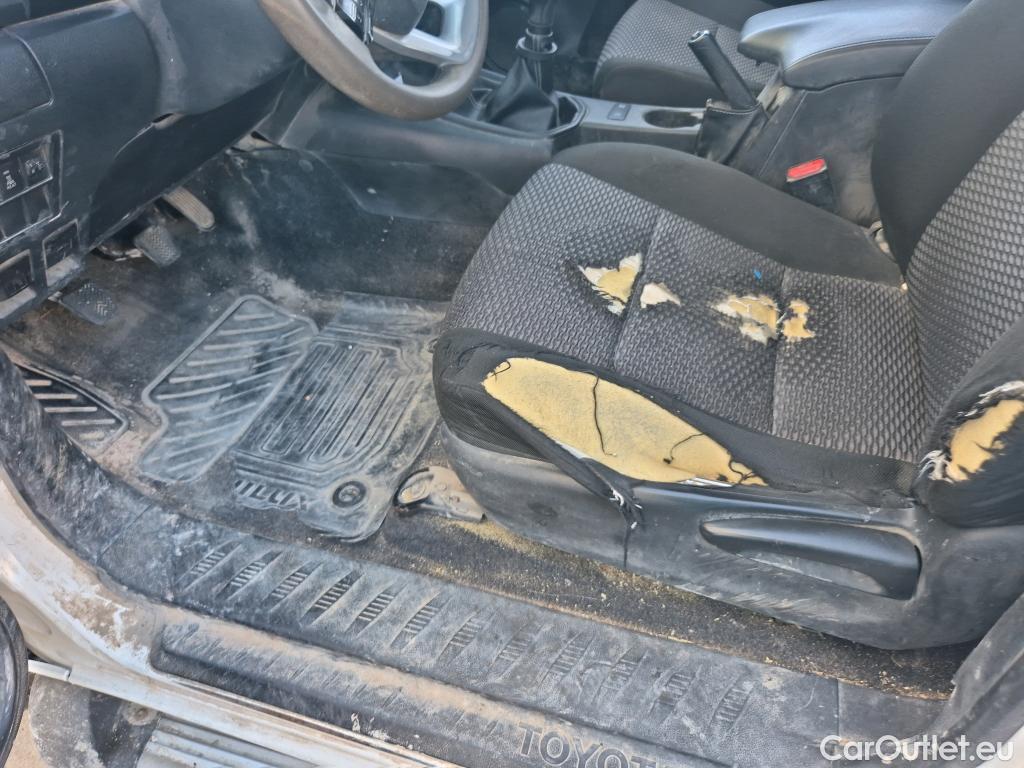  Toyota  Hilux TOYOTA  / 2016 / 2P / pickup 2.4 D-4D Cabina Sencilla GX #43