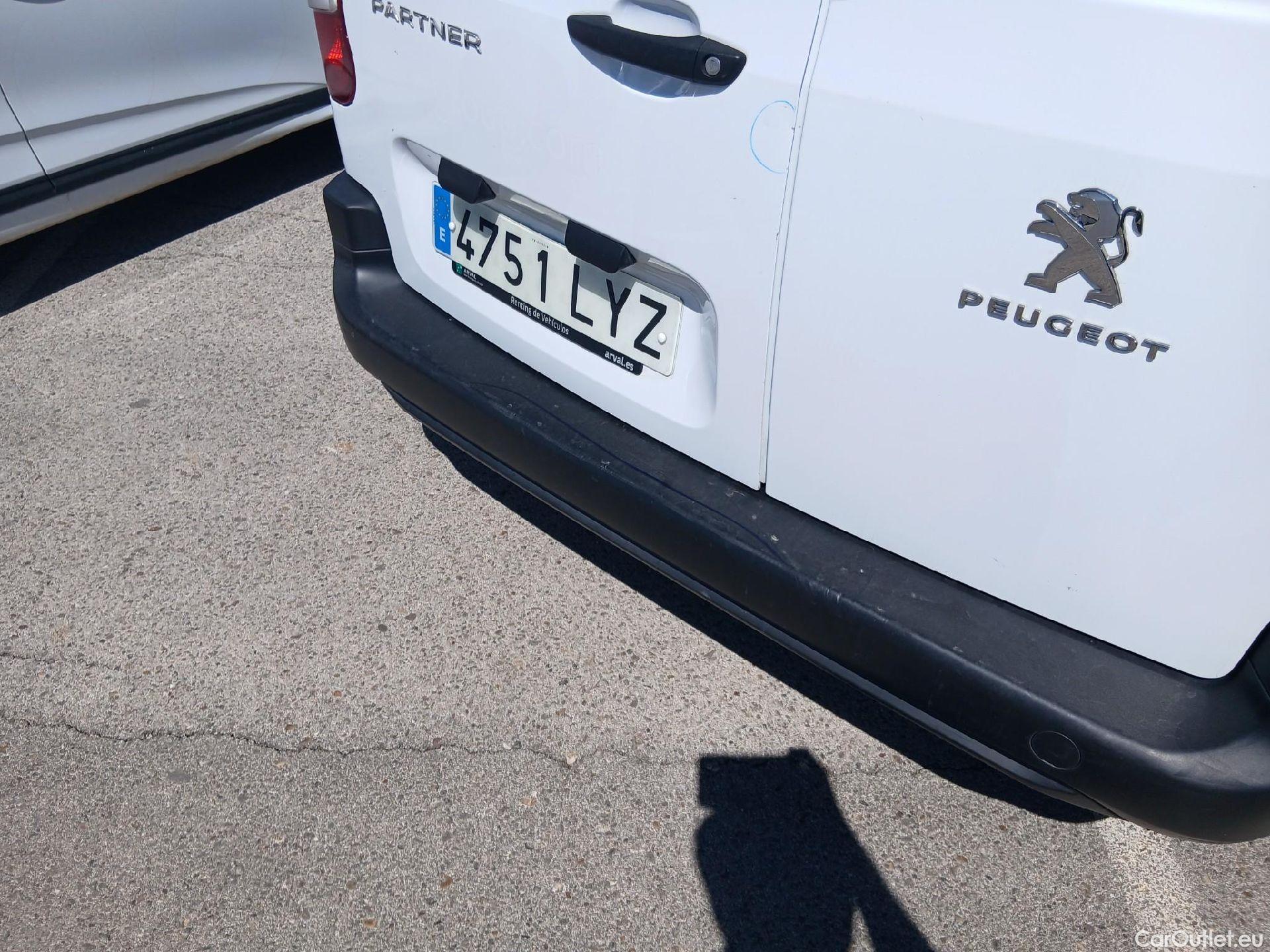  Peugeot  Partner PEUGEOT  / 2018 / 3P / furgón derivado de turismo Pro Standard 600kg BlueHDi 73kW (CM2) #24