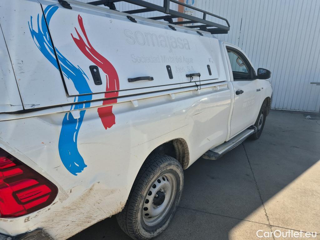  Toyota  Hilux TOYOTA  / 2016 / 2P / pickup 2.4 D-4D Cabina Sencilla GX #32