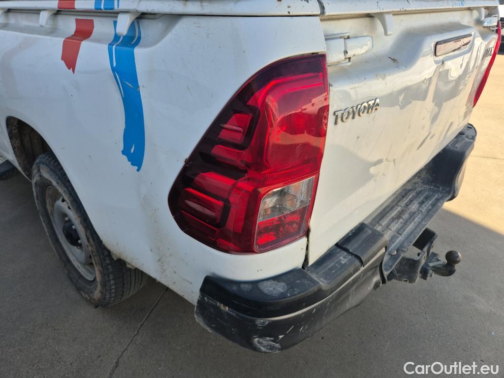  Toyota  Hilux TOYOTA  / 2016 / 2P / pickup 2.4 D-4D Cabina Sencilla GX #45
