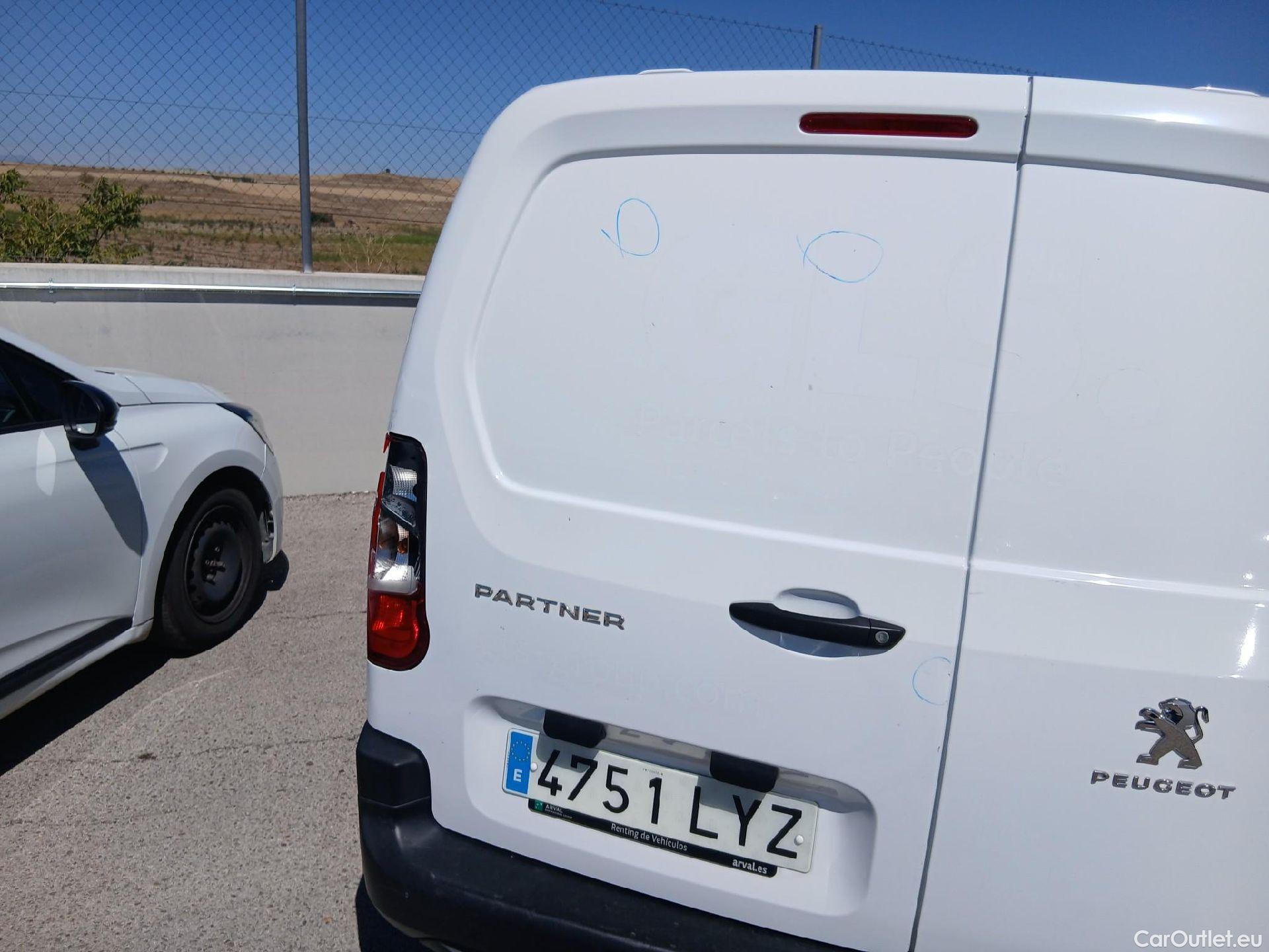  Peugeot  Partner PEUGEOT  / 2018 / 3P / furgón derivado de turismo Pro Standard 600kg BlueHDi 73kW (CM2) #21