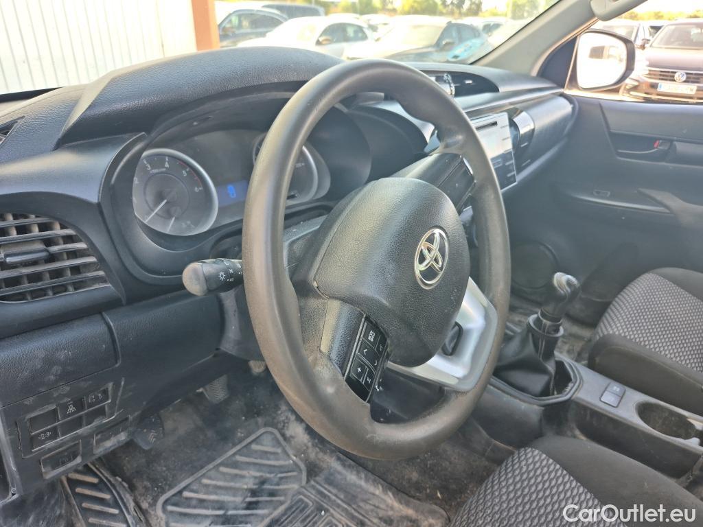  Toyota  Hilux TOYOTA  / 2016 / 2P / pickup 2.4 D-4D Cabina Sencilla GX #41