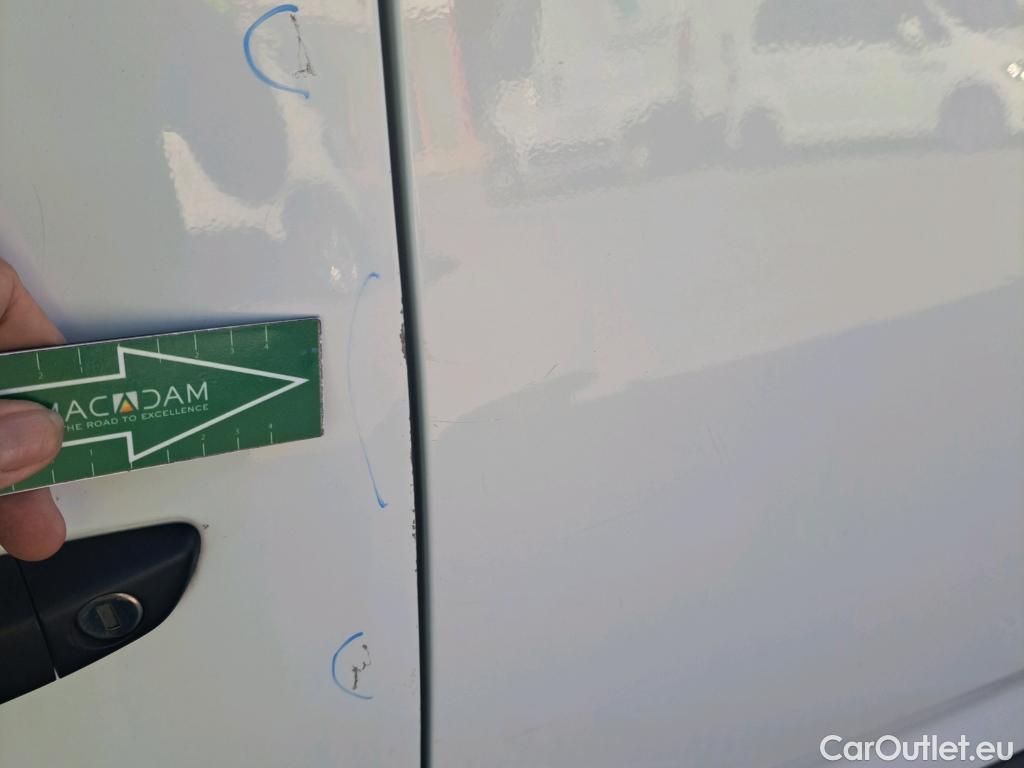  Opel  Combo OPEL  / 2018 / 3P / furgón derivado de turismo 1.5 TD 75kW (100CV) Express L H1 650kg #44