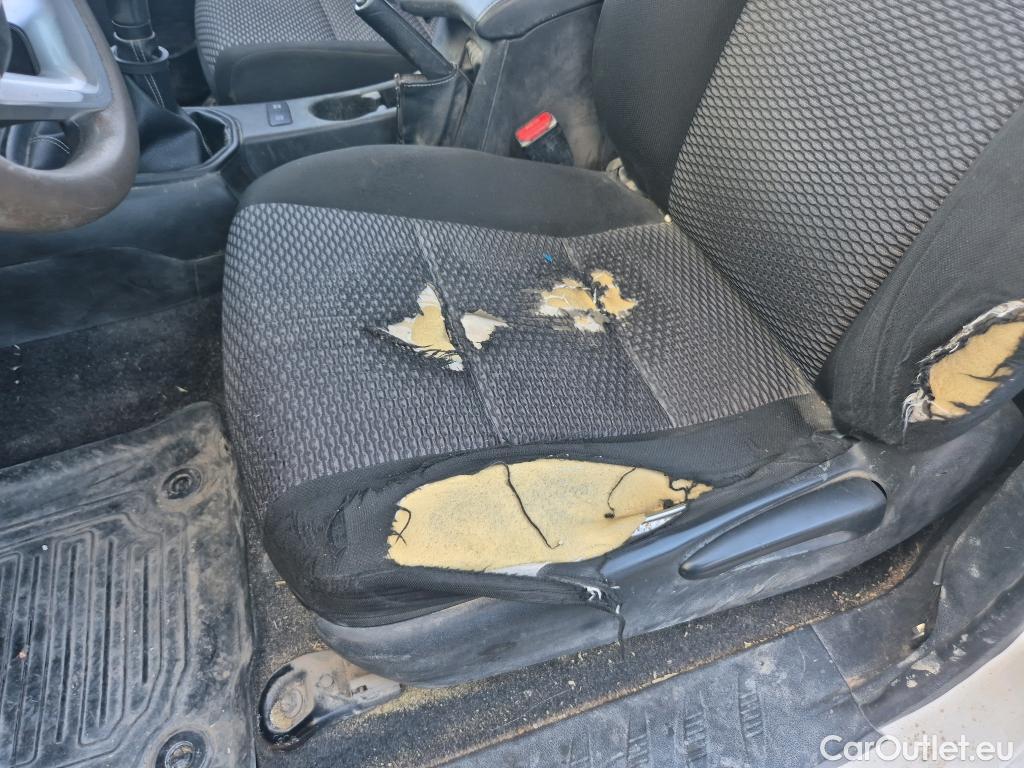  Toyota  Hilux TOYOTA  / 2016 / 2P / pickup 2.4 D-4D Cabina Sencilla GX #1