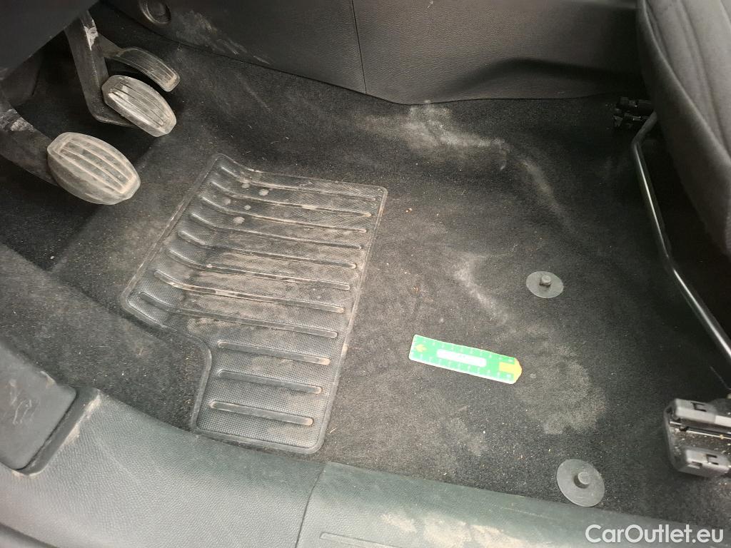  Peugeot  208  Style 1.2 PureTech 75CV BVM5 E6d #1