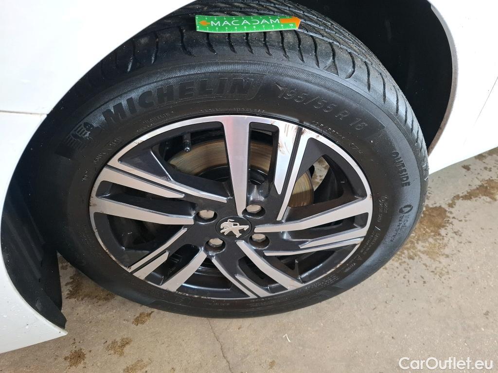  Peugeot  208  Allure Business 1.2 PureTech 100CV BVM6 E6d #20