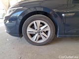  Volkswagen  Golf  VOLKSWAGEN / 2019 / 5P / BERLINA 2.0 TDI SCR 85KW LIFE DSG #97