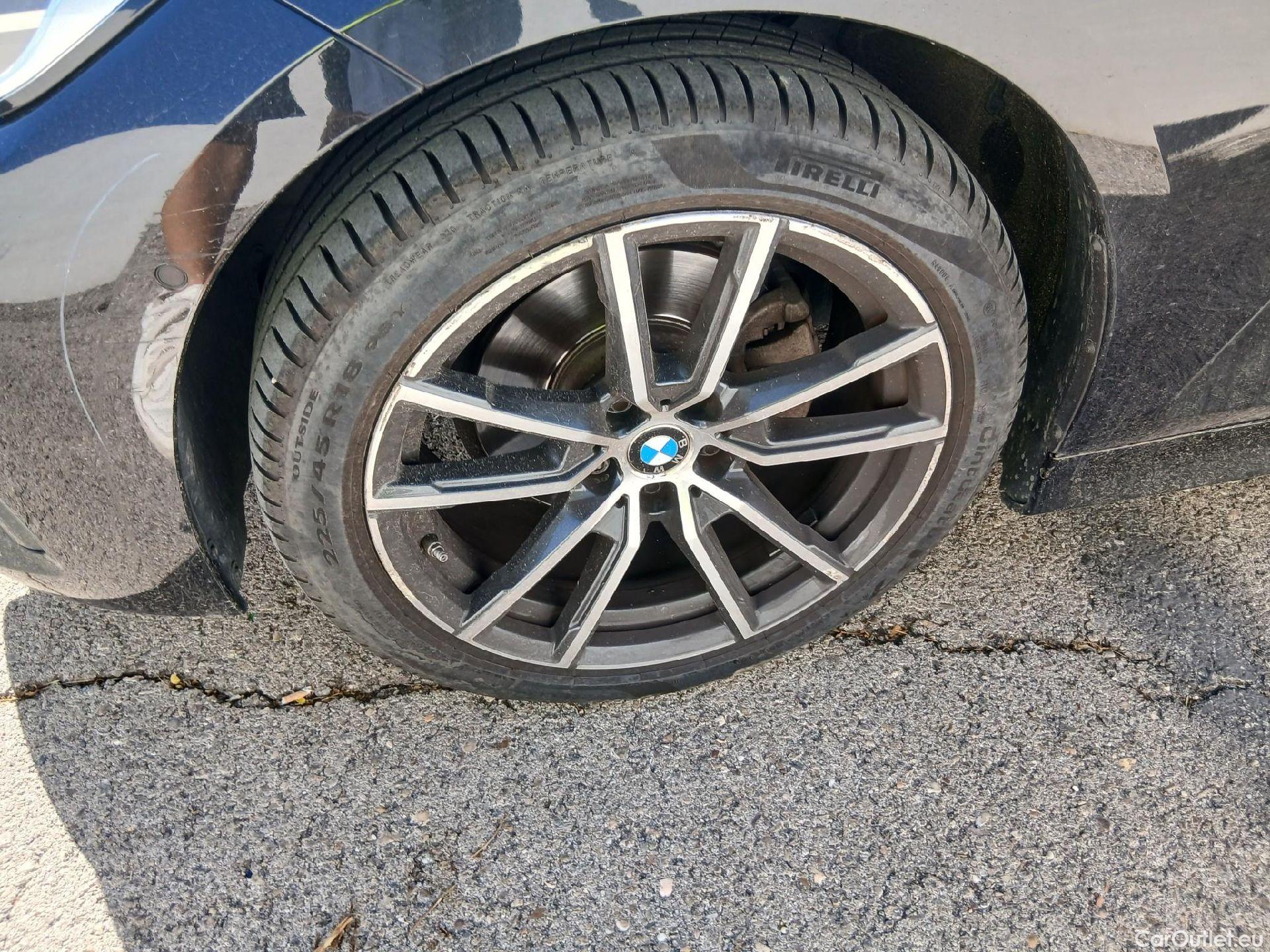  Bmw  Serie 3 BMW  / 2019 / 5P / familiar 320d Auto.Touring #18