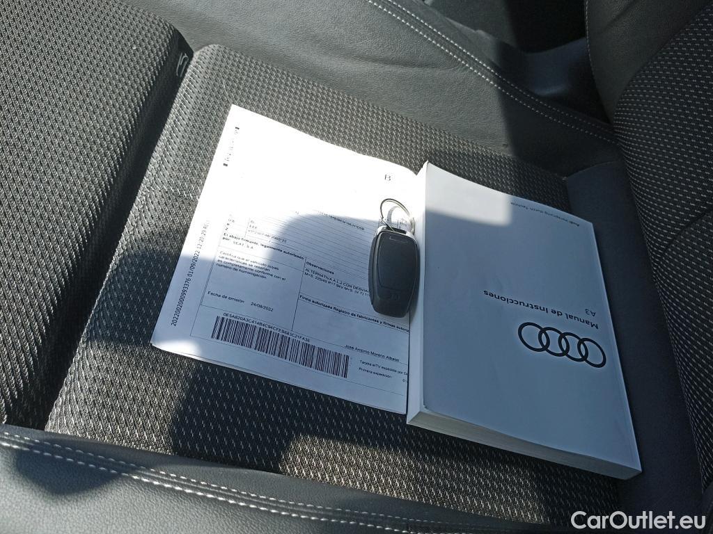  Audi  A3 AUDI  / 2020 / 5P / berlina con portón Sportback S line 35 TDI 110kW (150CV) #2